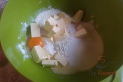 Zubereitung des Rezepts Mürbeteig-Nuss-Kuchen mit Eigelb-Glasur, schritt 1