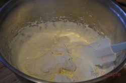 Zubereitung des Rezepts Joghurt-Cremeschnitten mit Eierplätzchen, schritt 5