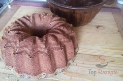 Zubereitung des Rezepts Schokoladen-Gugelhupf mit Walnüssen – mit FOTOANLEITUNG, schritt 11